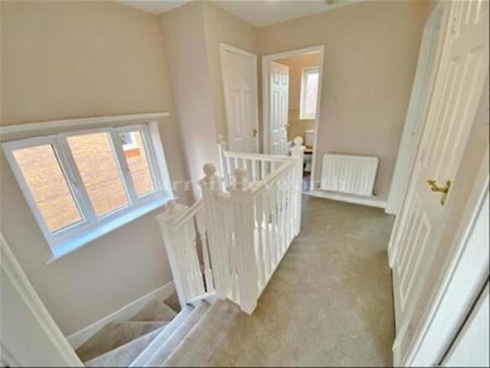 3 bedroom detached house to rent - Photo 5