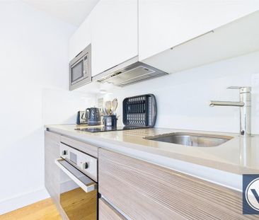 Studio to rent - Photo 3