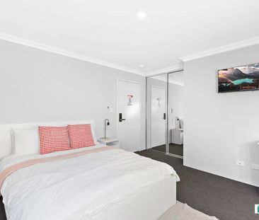 🌊 Modern Coastal Co-Living Madora Bay WA I Private Ensuite Rooms I ... - Photo 4