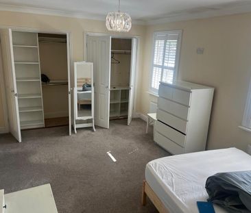 1 bedroom in a house share to rent - Photo 1