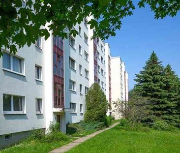 Aktuelle Renovierung einer schönen 3-Zimmer-Wohnung mit Balkon in D... - Photo 1