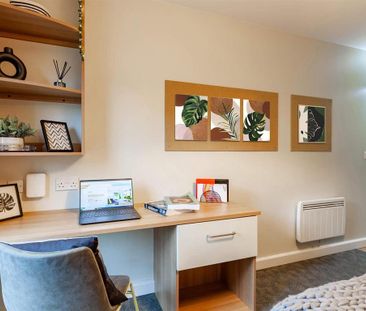 1 bedroom in a flat share to rent - Photo 5