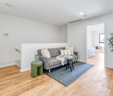 13 Bluebell Walk, Doncaster East VIC 3109 - Townhouse For Rent | Do... - Photo 2