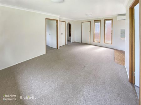 Private, Spacious Living in Prime Kearneys Spring Location - Garden Maintenance Included! - Photo 3