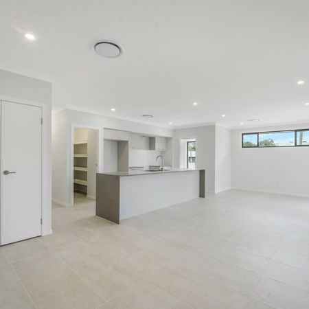 Brand New Everything! - Photo 4