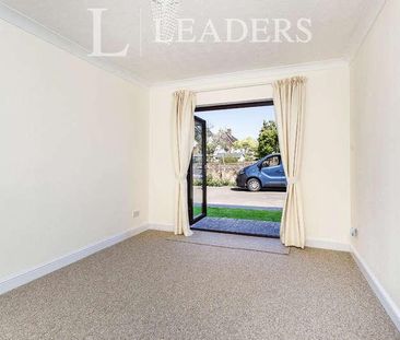 Oaklands Road, Havant, PO9 - Photo 3