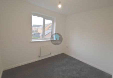 4 bedroom semi-detached house to rent - Photo 4