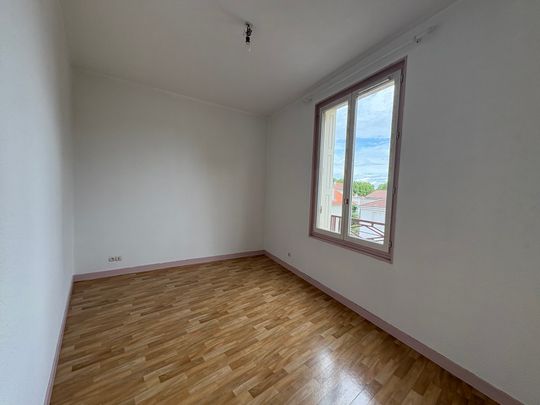 Location Appartement 3 pièces 69m² MONTROND LES BAINS 42210 - Photo 1