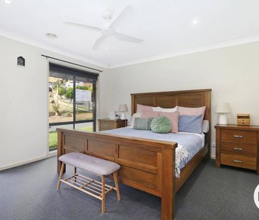 BEAUTIFUL HOME IN EASTERNVIEW ESTATE! - Photo 4