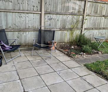 1 bedroom in a house share to rent - Photo 3