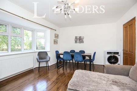 3 bedroom flat to rent Southend Road, Beckenham, BR3 - Photo 5