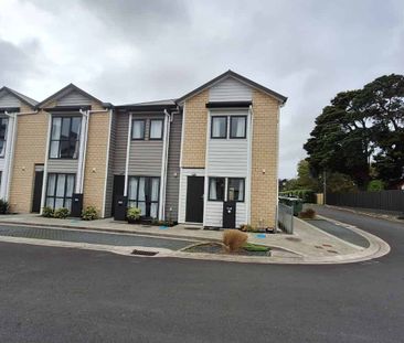 2 Bedroom Townhouse with Separate garage - Photo 2