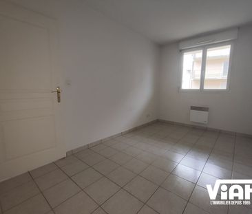 T2 DE 36 m² PROCHE PLACE DES CARMES - Photo 4