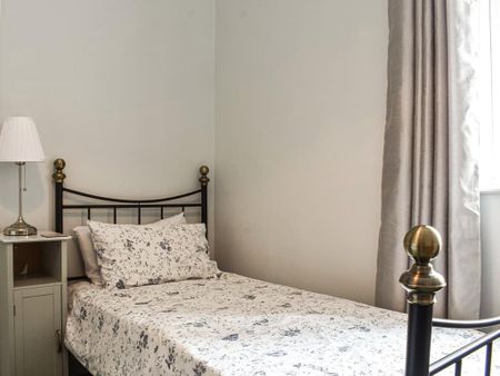 3 bedroom apartment to rent - Photo 5