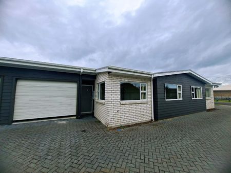 Discover this tidy two-bedroom, single-bathroom home nestled in one of Frankton’s most sought-after areas. - Photo 5