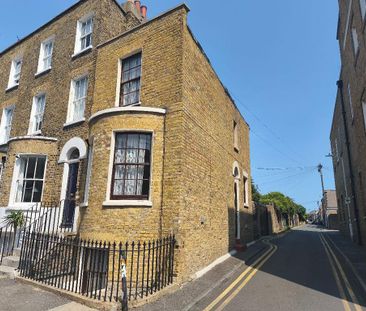 3 bedroom semi-detached house to rent - Photo 3