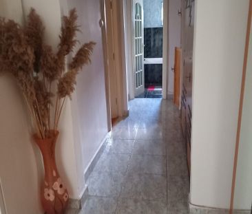 Zona Lipovei.Apartament 3 camere de inchiriat - Fotografie 5