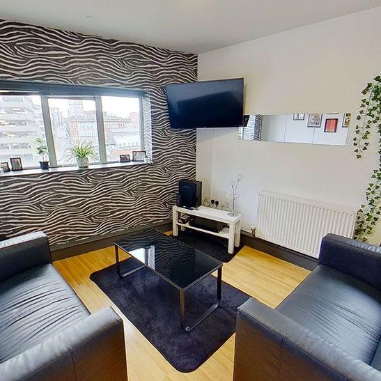 4 bedroom flat to rent - Photo 1