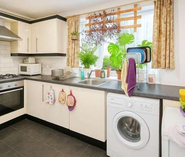 Sycamore Avenue, London, W5 - Photo 1