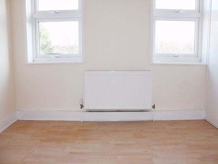 Monks Park, WEMBLEY, HA9 - Photo 4