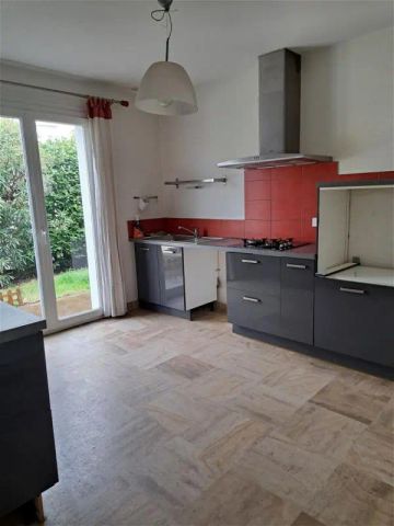 Location maison 6 pièces - 140m² à Bourg-lès-valence (26500) - Photo 2