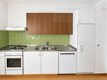 APPARTAMENTO 3.5 LOCALI IN CENTRO CON BALCONI - Photo 3