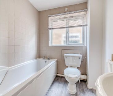 2 bedroom semi-detached house to rent - Photo 5