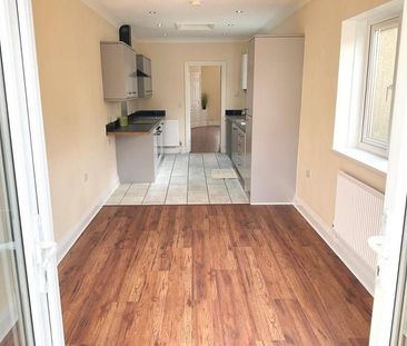 3 bedroom terraced house to rent - Photo 4