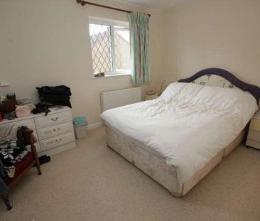 Woking, Surrey, GU21 - Photo 5