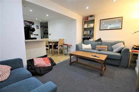 4 bedroom terraced house to rent - Photo 2