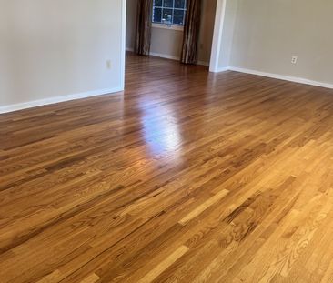 For Lease - 1953 Mulberry Crescent, Beacon Hill North - South and A... - Photo 1