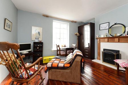 Studio to rent - Photo 2