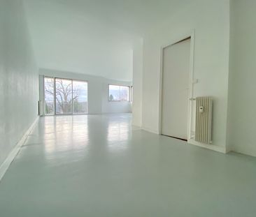 Location Appartement 5 pièces 130m² MONT ST AIGNAN 76130 - Photo 1