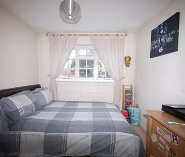 Gold Hill East, Chalfont St. Peter, Buckinghamshire,SL9 - Photo 4