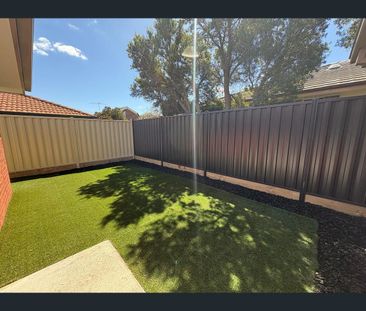 3/143 McNamara Avenue, Airport West, Vic 3042 - Photo 2