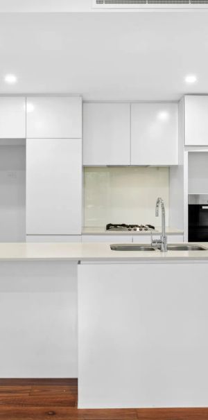 OVERSIZED ONE BEDROOM UNIT IN FORREST - Photo 1