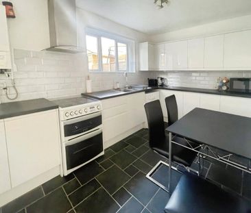 3 bedroom terraced house to rent - Photo 4