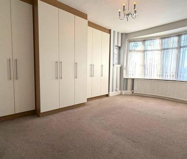 3 bedroom parking to rent - Photo 5