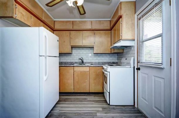 Frederick Avenue, Halifax 19-085 - Photo 1