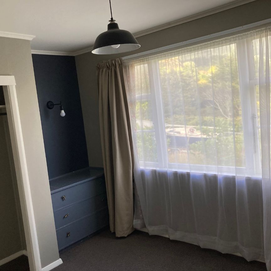 20 Bell Street, Tawa - Photo 1