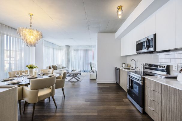 815 Avenue Plymouth, Montréal, QC - Photo 1