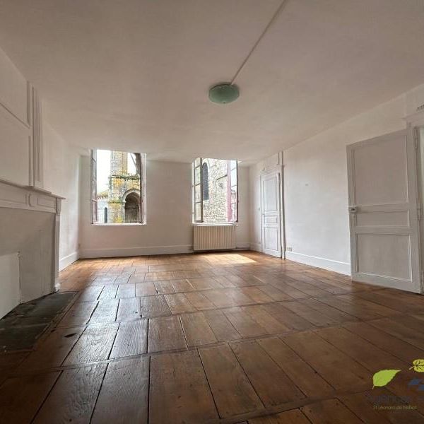 Location Appartement 3 pièces 86m² ST LEONARD DE NOBLAT 87400 - Photo 1