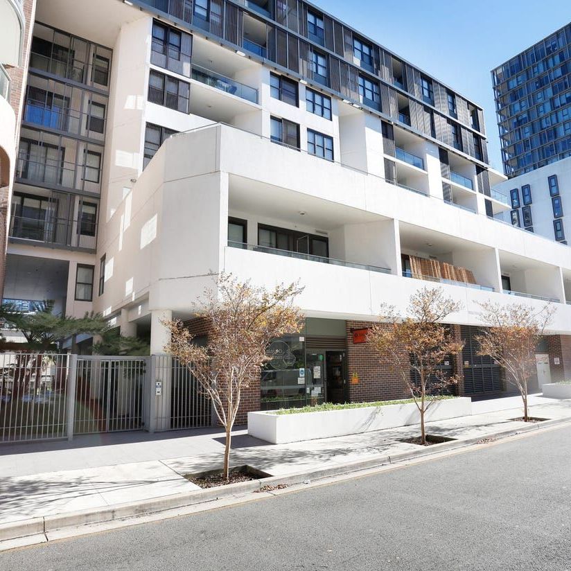 Modern 1-Bedroom Apartment for Rent in Waterloo - Photo 1