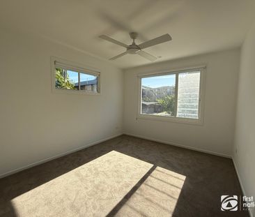 Brand-new townhouse - Ultimate comfort and convenience - Photo 6