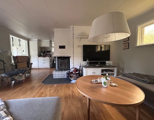 Fästigen, Åkersberga - Photo 1