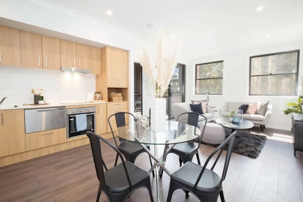 "THE GROUNDS" - Modern 1 Bedroom Apartment Close to the University - Photo 1