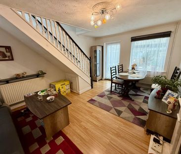 2 bedroom semi-detached house to rent - Photo 5