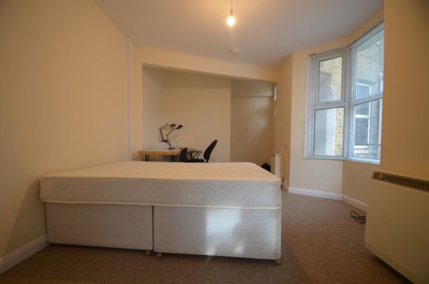1 bedroom Property to rent - Photo 1