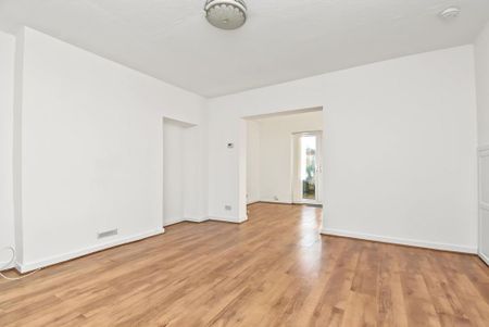 2 bedroom semi-detached house to rent - Photo 2