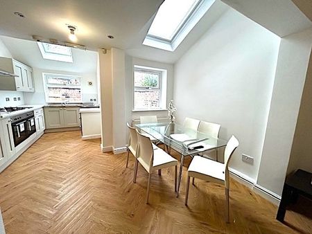 8 Bed Terraced House, Kenmare Road, L15 - Photo 5